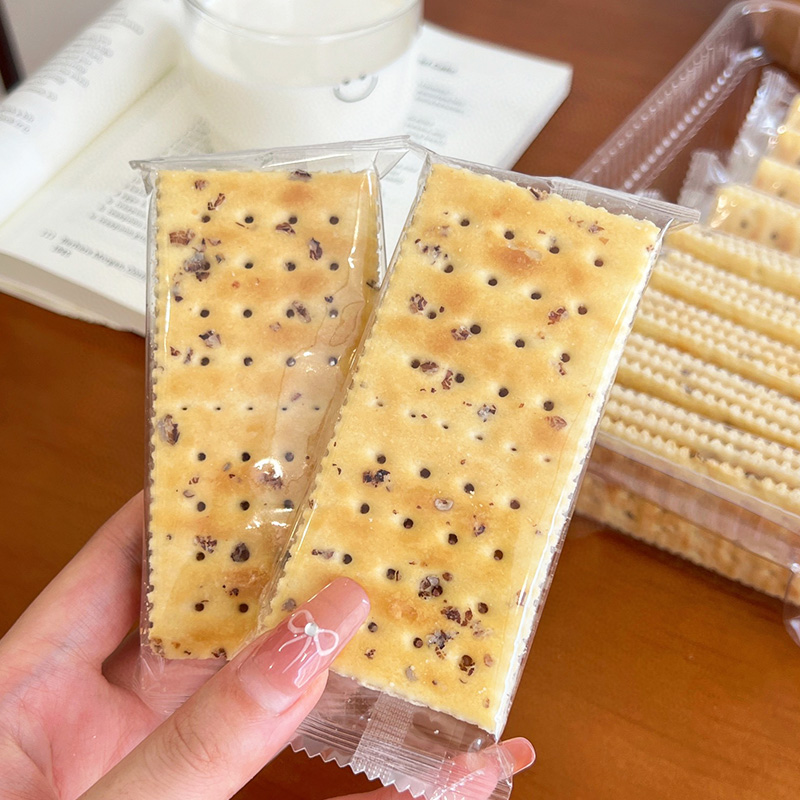 ライ麦と海塩のソーダクラッカー