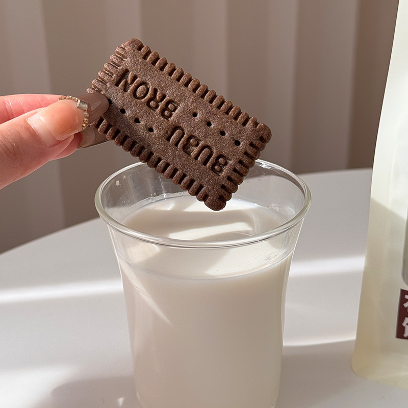 カルシウムと鉄分が豊富なココア風味のクッキー カルシウムと鉄分が豊富なココア風味のクッキー
